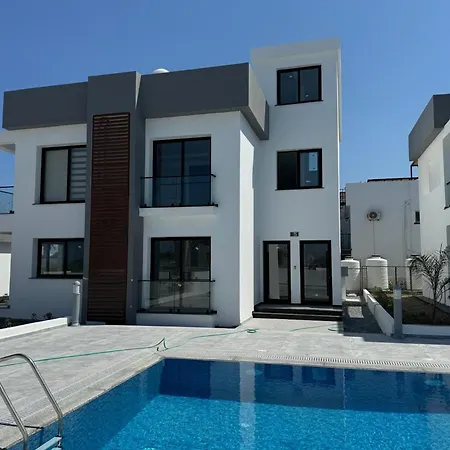 Zephyros Apartment